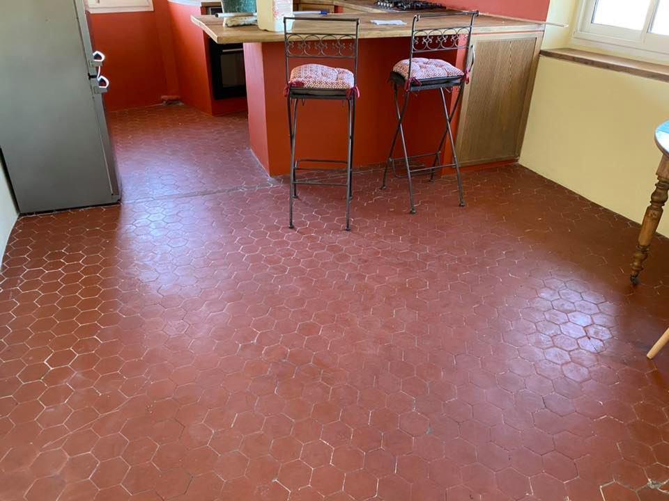 photo avant rénovation tomette en terre cuite terne et rayé
